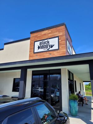 Black Molly Grill by null