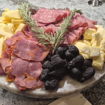 United Polaris - Buffet cheese plate - Airport Lounges Near Me - Los Angeles, California United Polaris - Buffet cheese plate - Airport Lounges Near Me - Los Angeles, California