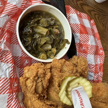 Hattie B's Hot Chicken- Atlanta West Midtown - My chicken wings with collard greens - Southern Near Me - Atlanta, Georgia Hattie B's Hot Chicken- Atlanta West Midtown - My chicken wings with collard greens - Southern Near Me - Atlanta, Georgia