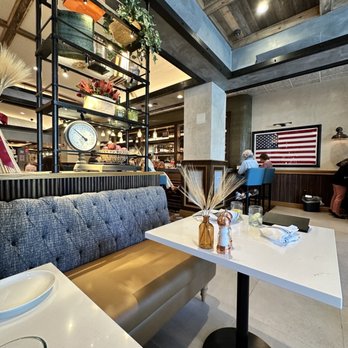 Agricola - Seating area and bar - New American Near Me - Morristown, New Jersey