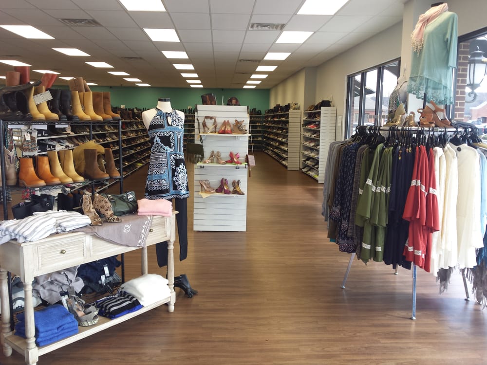 MARTI & LIZ SHOES Updated September 2024 1268 Campbell Ln, Bowling