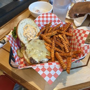 The Little Diner - The expert burger - Diners Near Me - Vail, Colorado