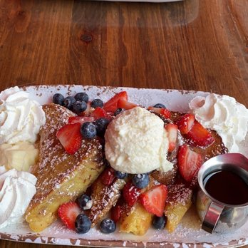 Red Maple - Lemon Ricotta Berry French Toast & Seared Ahi Burger So good!! - Cafes Near Me - Los Angeles, California