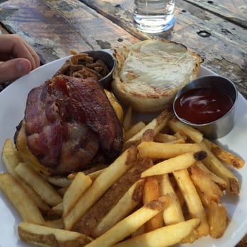 10 Barrel Brewing - West Side Bend - Pub Burger, very juicy and great flavor! - Brewpubs Near Me - Bend, Oregon 10 Barrel Brewing - West Side Bend - Pub Burger, very juicy and great flavor! - Brewpubs Near Me - Bend, Oregon