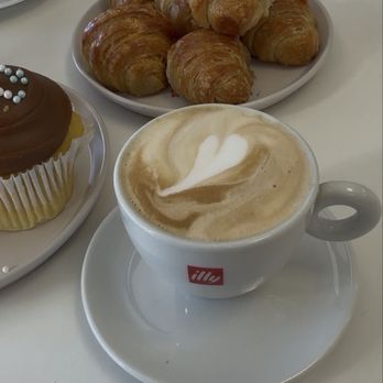 Bari Bake House - Bakeries Near Me - Apopka, Florida