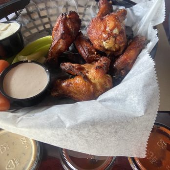 Annapolis Smokehouse & Tavern - Our Signature Smokehouse Wings - Barbeque Near Me - Annapolis, Maryland