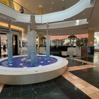 Somerset Collection - Shopping Centers Near Me - Troy, Michigan