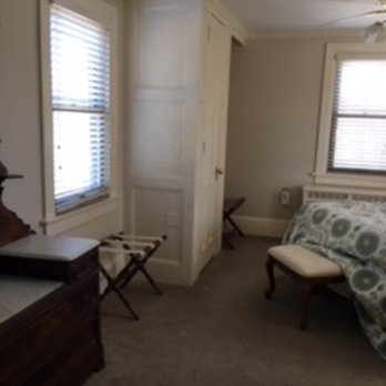 The DeBary Inn - room 17 bedroom - Hotels Near Me - Summit, New Jersey