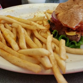 Sebring Diner - Very good bacon cheeseburger. - Diners Near Me - Sebring, Florida Sebring Diner - Very good bacon cheeseburger. - Diners Near Me - Sebring, Florida