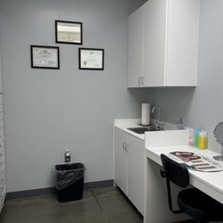 Shad Saremi Family Optometric Center - Contact lens area