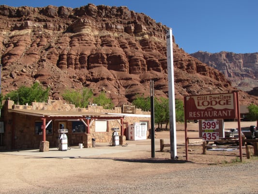 Cliff Dwellers Lodge by null