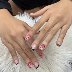 Acryliq Nails