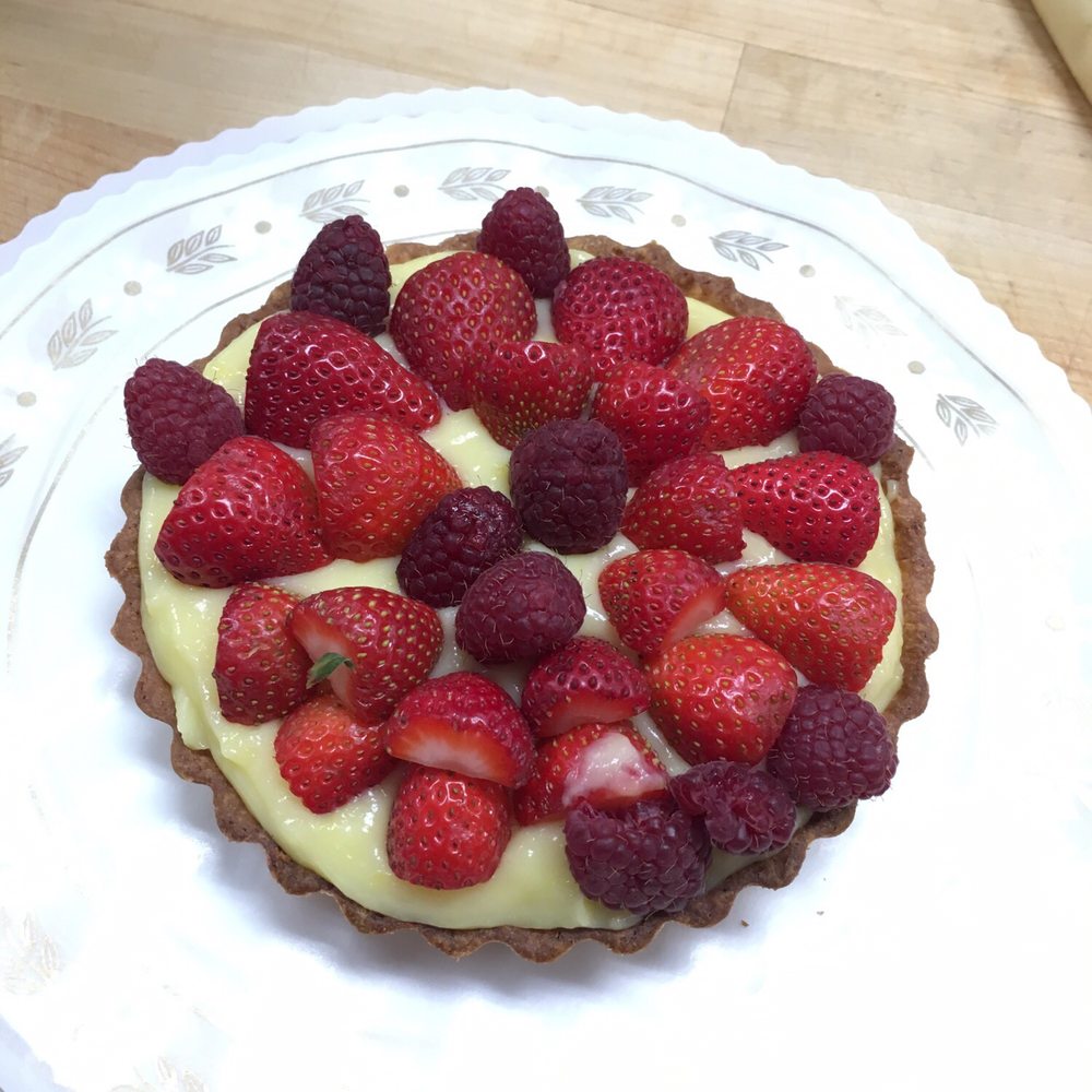 Final product: lemon curd tart with strawberries and raspberries Final product: lemon curd tart with strawberries and raspberries
