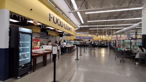 Hong Phat Supercenter by null