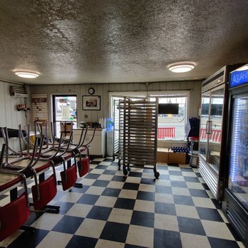 Joe's Donut Shop - a checkered floor - Donuts Near Me - Sandy, Oregon Joe's Donut Shop - a checkered floor - Donuts Near Me - Sandy, Oregon
