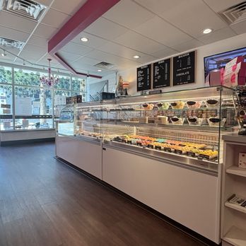 Le Macaron French Pastries - Coffee & Tea Near Me - Melbourne, Florida Le Macaron French Pastries - Coffee & Tea Near Me - Melbourne, Florida
