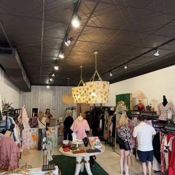 Urbana Boutique - Women's Clothing Near Me - Oakmont, Pennsylvania Urbana Boutique - Women's Clothing Near Me - Oakmont, Pennsylvania