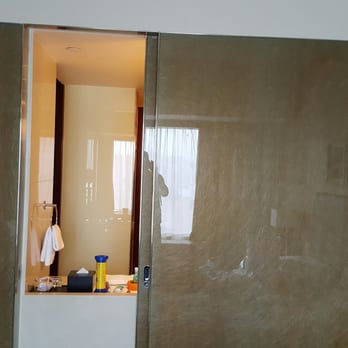 香港凱悅酒店 - wall partition opening into bathrm or vice versa - Hotels Near Me - Hong Kong, HK 香港凱悅酒店 - wall partition opening into bathrm or vice versa - Hotels Near Me - Hong Kong, HK