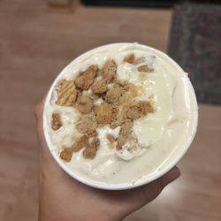 A to Z Creamery - Get toasted (cinnamon toast crunch)