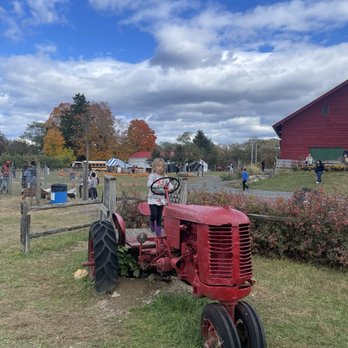 Hurds Family Farm - Tractor - Fruits & Veggies Near Me - Modena, New York