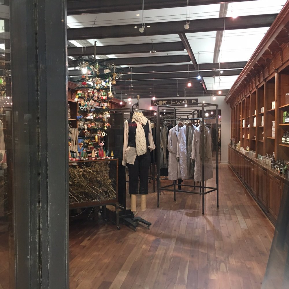Worthwhile - Open space it really shows off the clothes - Shoe Stores Near Me - Charleston, South Carolina