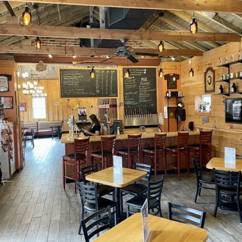 Powder Hollow Brewery - Powder Hollow Brewery and R Dee Winery knocked down a wall to make one large taproom between the two businesses - Breweries Near Me - Enfield, Connecticut Powder Hollow Brewery - Powder Hollow Brewery and R Dee Winery knocked down a wall to make one large taproom between the two businesses - Breweries Near Me - Enfield, Connecticut