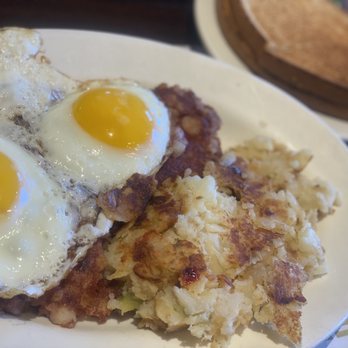Coach House Diner - Diners Near Me - Hackensack, New Jersey