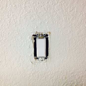 Motel 6 - This is NOT a safe light switch! You will get electrocuted! - Hotels Near Me - Seguin, Texas Motel 6 - This is NOT a safe light switch! You will get electrocuted! - Hotels Near Me - Seguin, Texas