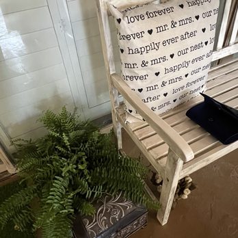 The Secret Garden - Nice bench to sit while people sign the guest book - Venues & Event Spaces Near Me - Las Vegas, Nevada The Secret Garden - Nice bench to sit while people sign the guest book - Venues & Event Spaces Near Me - Las Vegas, Nevada
