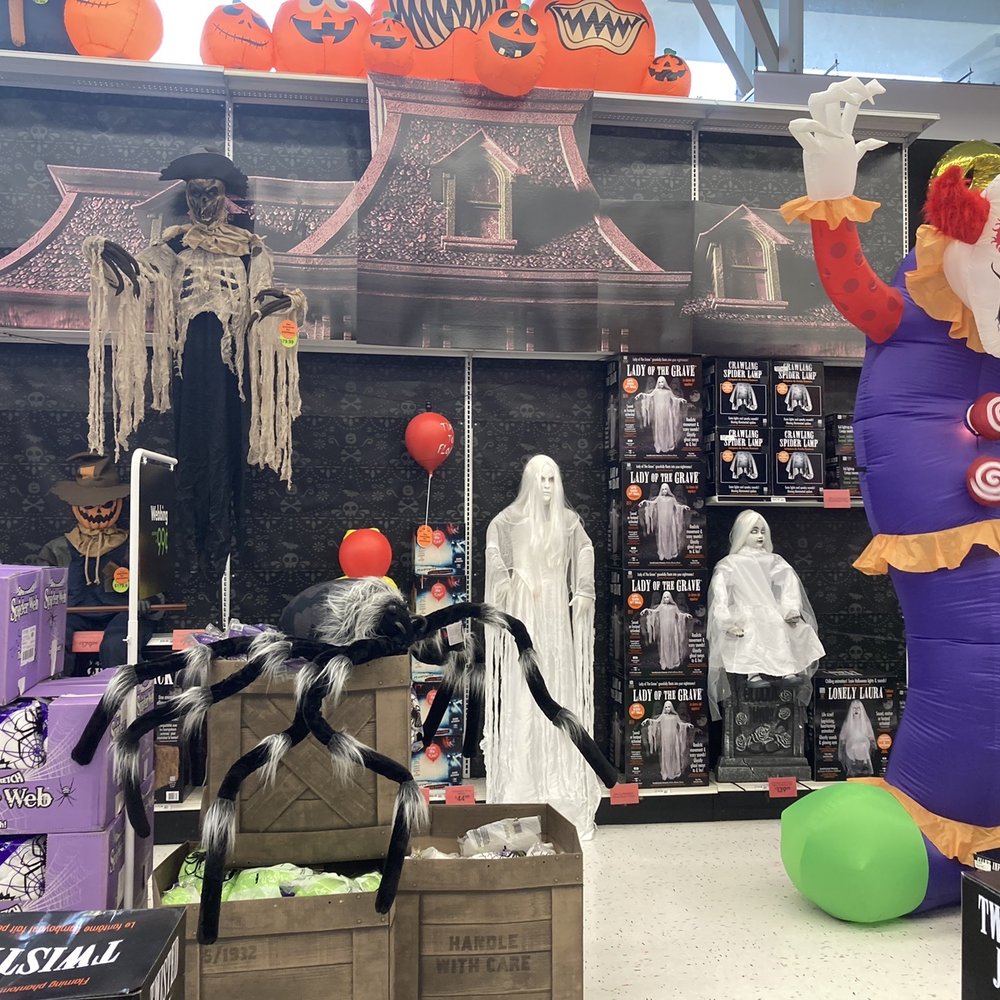 Party City - Halloween In-Store Display (2020) - Party Supplies Near Me - Alpharetta, Georgia Party City - Halloween In-Store Display (2020) - Party Supplies Near Me - Alpharetta, Georgia