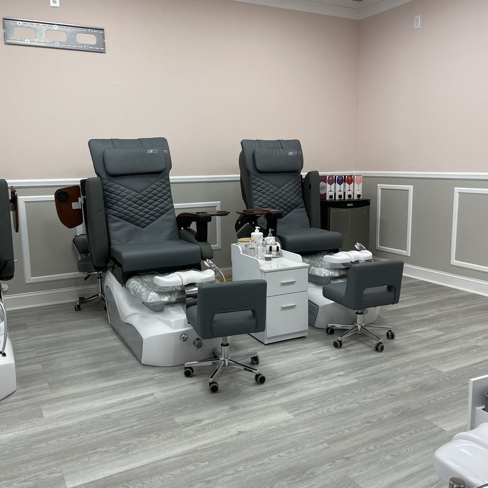 Chic Varnish Nails - Pedi spa - Waxing Near Me - Marshallton, Delaware Chic Varnish Nails - Pedi spa - Waxing Near Me - Marshallton, Delaware