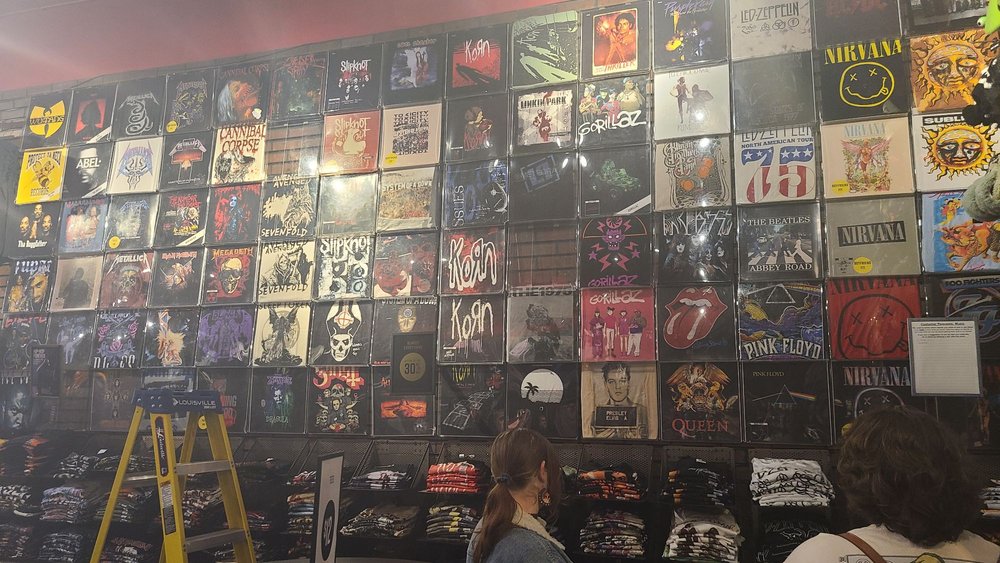 SPENCER’S 2498 Perry Crossing Way, Plainfield, Indiana Women's