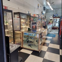 Queens Smoke Shop