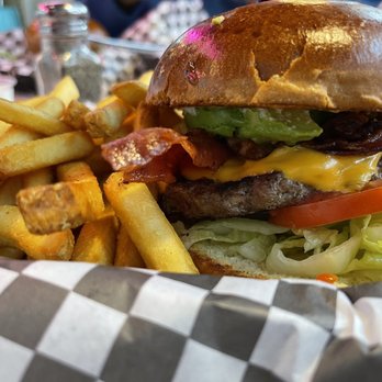 Beeps Diner - Diners Near Me - Simi Valley, California