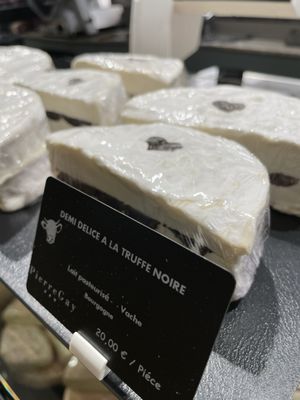 Fromagerie Pierre Gay by null