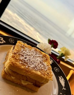 Fathoms Restaurant & Bar