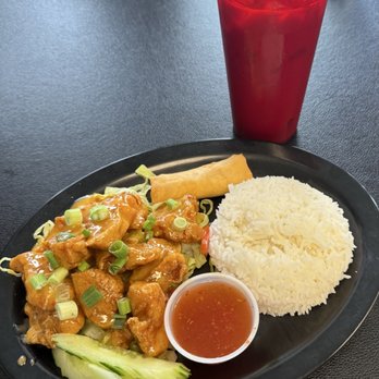 Duke's Thai Food - Lunch special $10.99 Bang Bang Chicken and it was Banging! - Thai Near Me - Clarksville, Tennessee