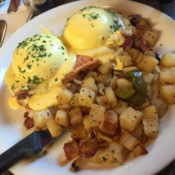 Toast - Smoked salmon eggs Benedict - Breakfast & Brunch Near Me - Littleton, Colorado