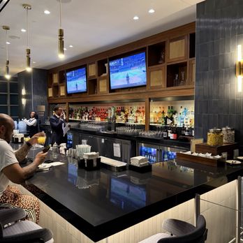 Centurion Lounge DCA - The bar area was big and one of the nicest parts of the lounge. - Airport Lounges Near Me - Arlington, Virginia