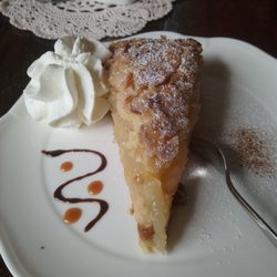 Landcafé Birkenhof - Eierlikör Sahne Torte
