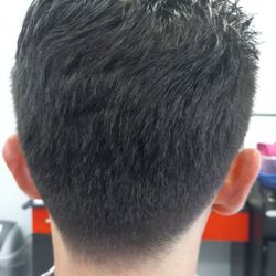 Lulu’s Barber-Stylist