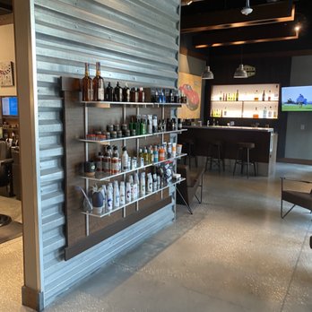 Hammer & Nails - Windermere - Awesome bar and waiting area at Hammer & Nails Grooming Studio Windermere - Barbers Near Me - Windermere, Florida