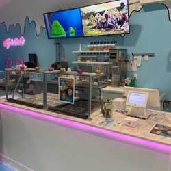 Sweet Scoops Blender Bar - Sweet Scoop counter.