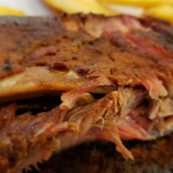 Sloppy Joe's - Pink smoke ring in the ribs
