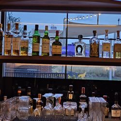 Earl’s Landing - Bar