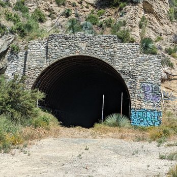 Shoemaker Canyon Road Hiking Trail - First Tunnel - Hiking Near Me Shoemaker Canyon Road Hiking Trail - First Tunnel - Hiking Near Me