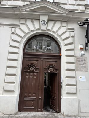 Sigmund Freud Museum by null