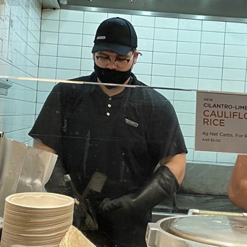 Chipotle Mexican Grill - Employees use masks to cover chin and mouth only. Cool. - Mexican Near Me - Pearland, Texas Chipotle Mexican Grill - Employees use masks to cover chin and mouth only. Cool. - Mexican Near Me - Pearland, Texas