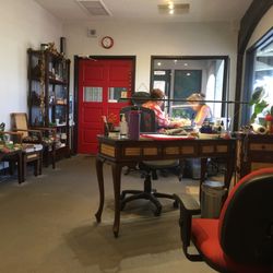 Aloha Nail Co - Inside the salon.