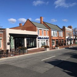 Vineyard Vines - Beautiful store